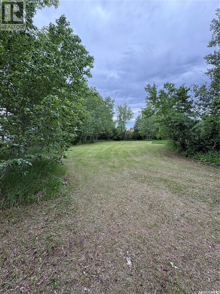 Property Photo:  307-309- 311 Third Avenue E  SK S0A 1W0 