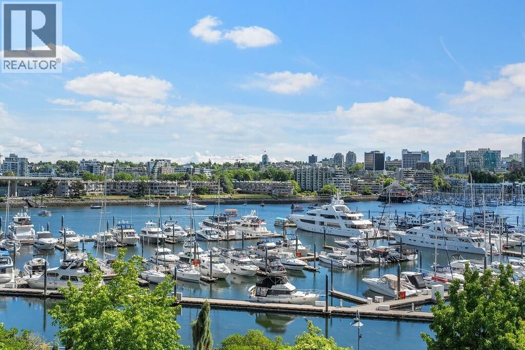 Property Photo:  1099 Marinaside Crescent 501  BC V6Z 2Z3 