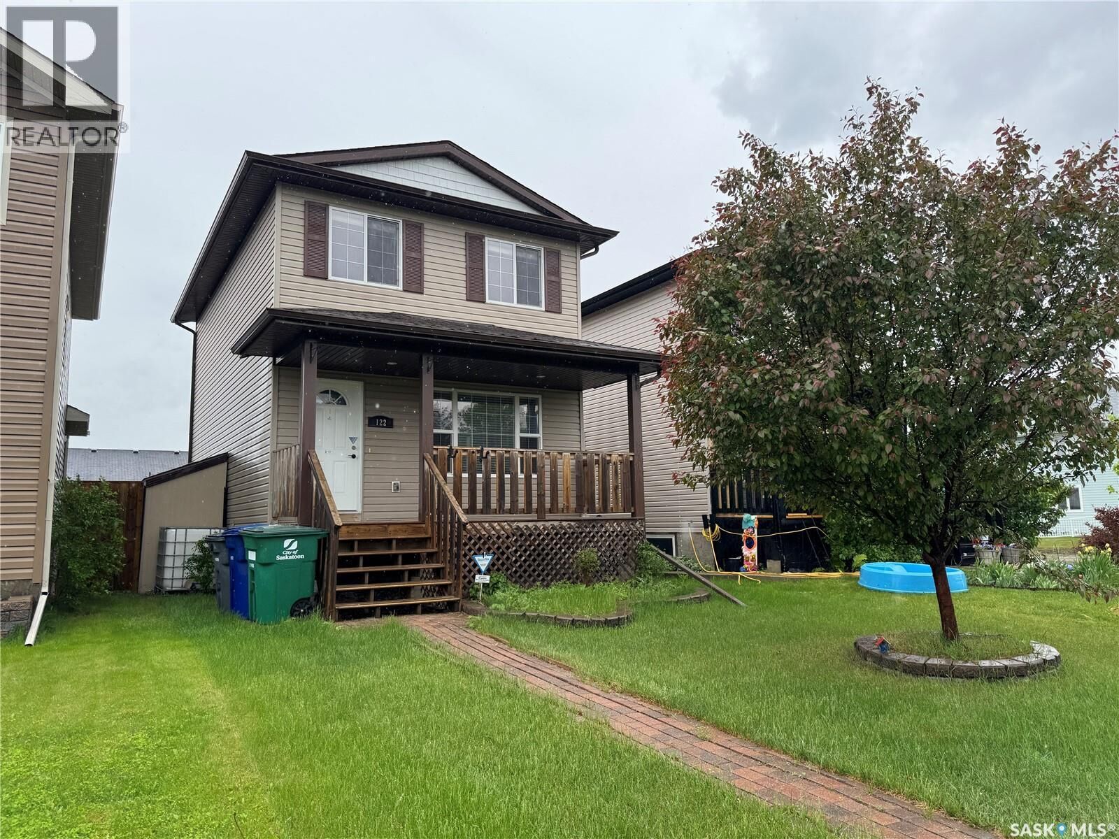 Property Photo: 122 Keedwell Street SK S7W 1B4