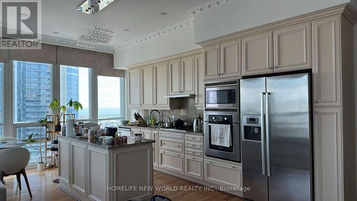 Property Photo:  16 Harbour Street 5303  ON M5J 2Z7 