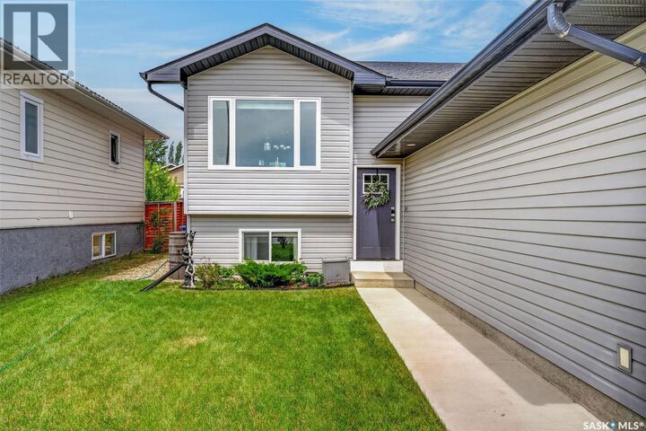 Property Photo: 203 Saskatchewan Avenue SK S0K 2A0