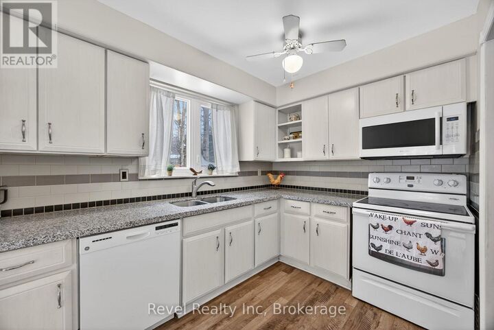 Property Photo: 8 Manitou Crescent ON L9M 0C6