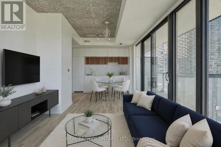 Property Photo: 185 Roehampton Avenue 1305 ON M4P 0C6