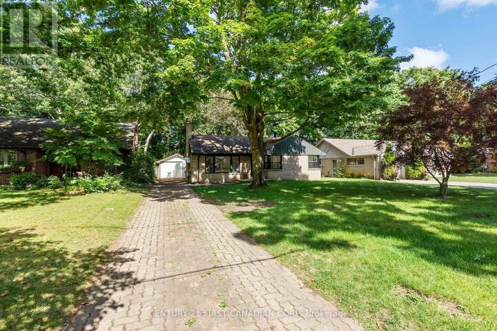 Photo de la propriété: 32 Braemar Crescent ON N6H 2X1