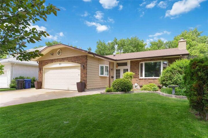 Property Photo: 23 Oswald Bay MB R3R 2W4