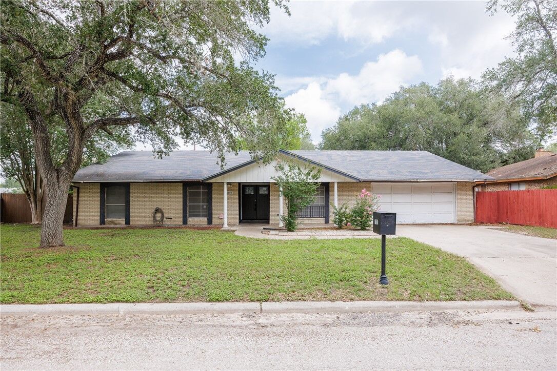 Property Photo: 1101 Jefferson Street TX 78332