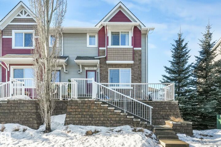 Photo de la propriété:  5505 3 Avenue SW  AB T6X 0W7 