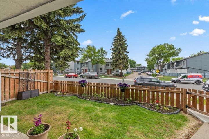 Photo de la propriété: 3111 142 Avenue NW 42 AB T5Y 2H6