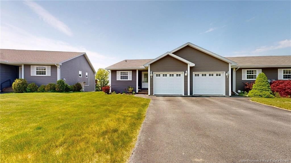 Property Photo:  5 Casey Crescent  NB E2J 0A8 