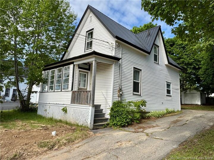 519 King George Hwy — photo 1