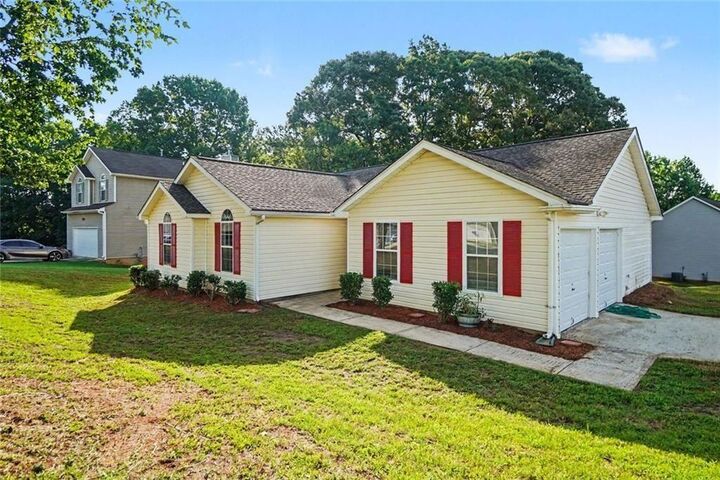 Property Photo: 4466 Big Bluff Court GA 30135