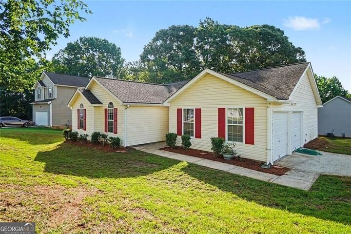 Property Photo: 4466 Big Bluff Court GA 30135