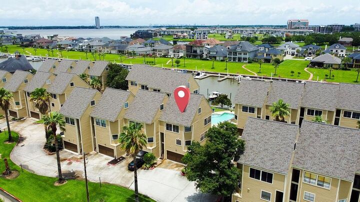 Property Photo: 888 Davis Road TX 77573