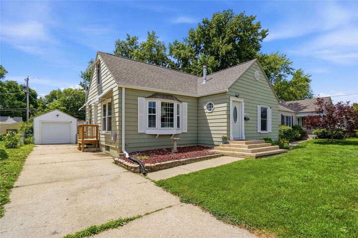 Property Photo: 2102 55th Street IA 50310