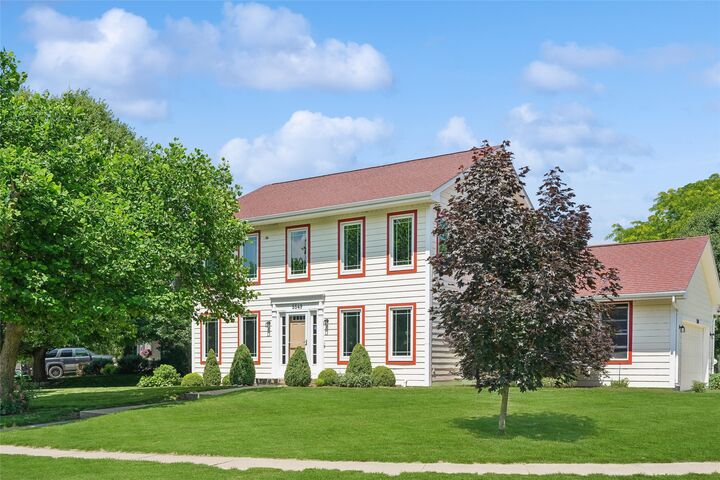 Property Photo: 5549 Kensington Circle IA 50131