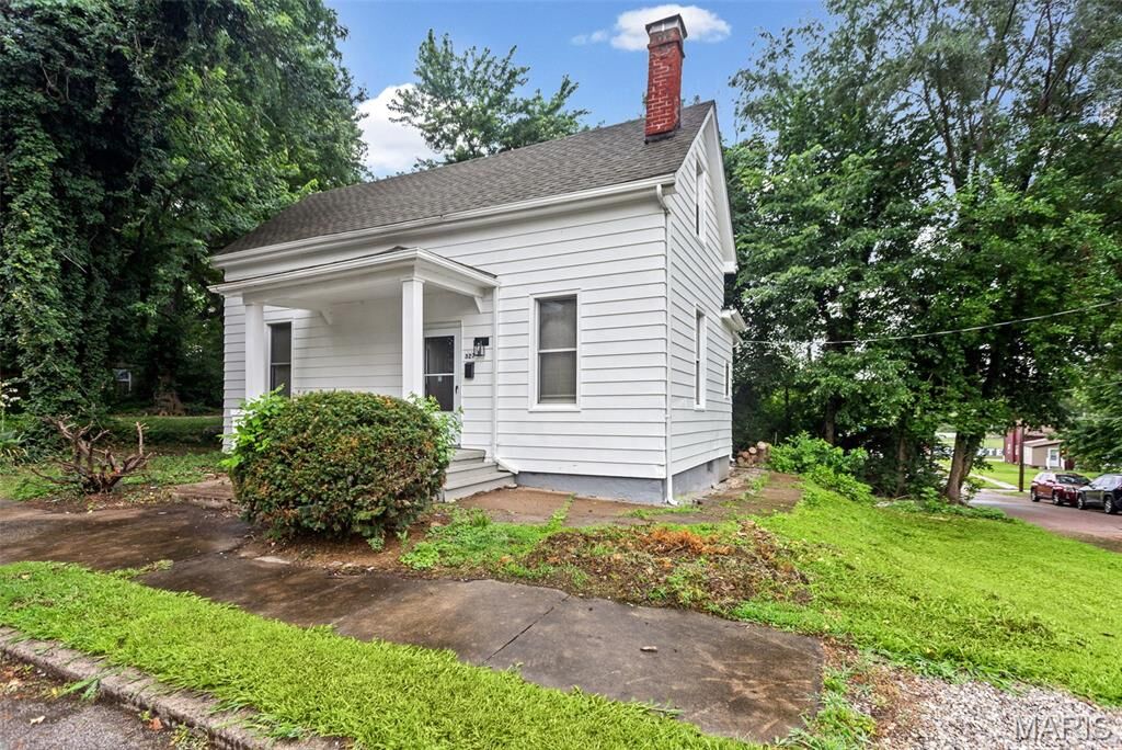 Property Photo:  327 N 1st Street  IL 62220 