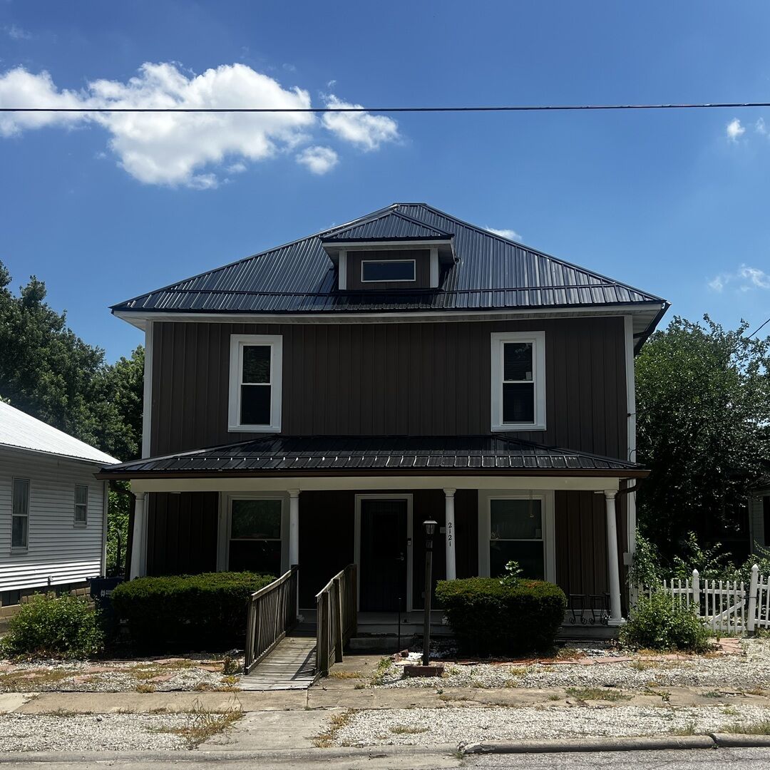 Property Photo:  2121 College Avenue  IL 62864 