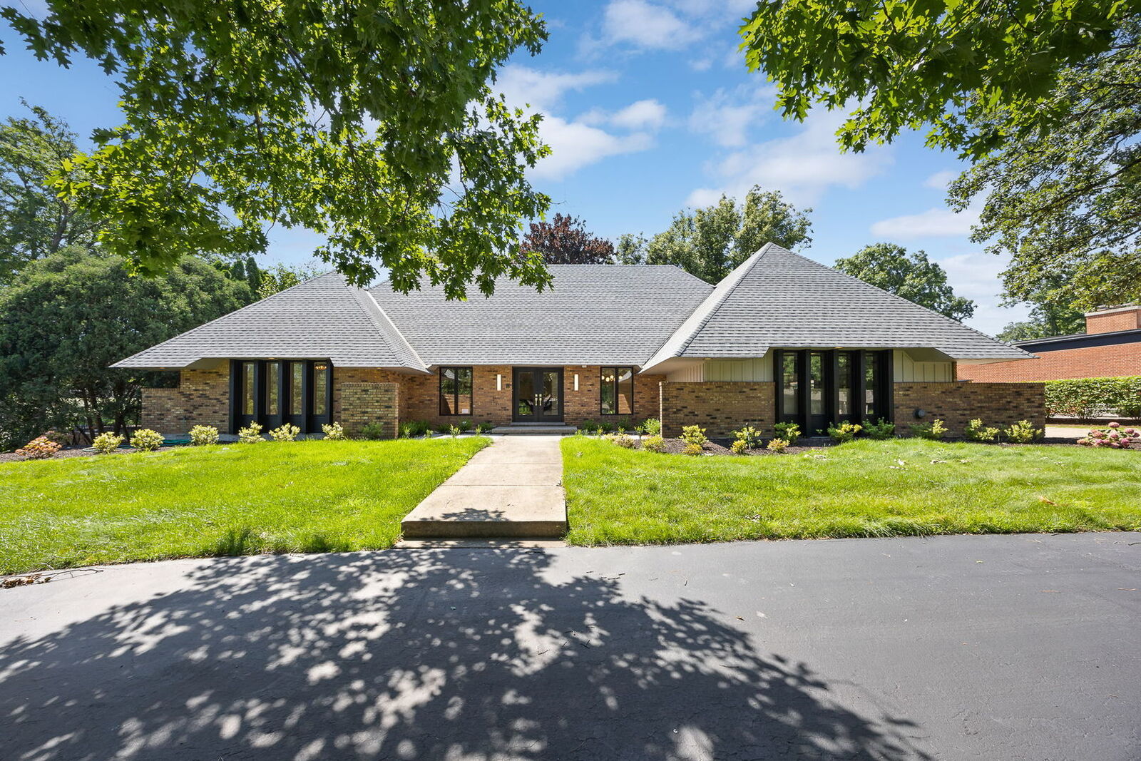 Property Photo:  5 Heather Lane  IL 60523 