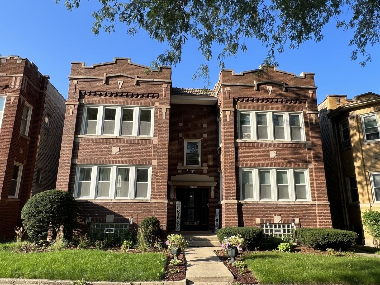 Property Photo:  5350 W Crystal Street 2  IL 60651 