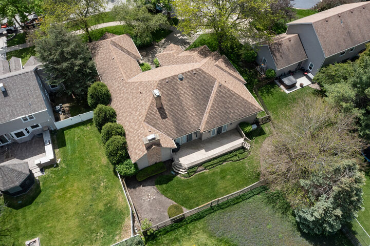 Property Photo: 1437 Ambleside Circle IL 60540