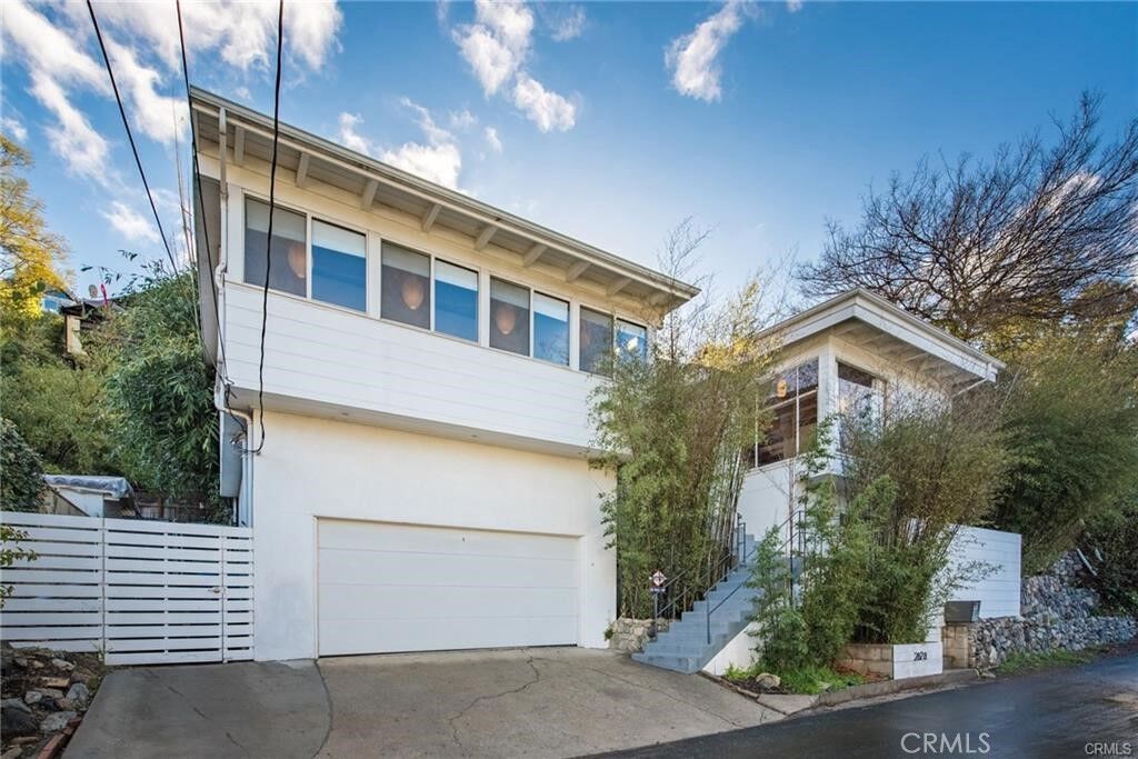 Property Photo: 2828 Pacific View CA 90068