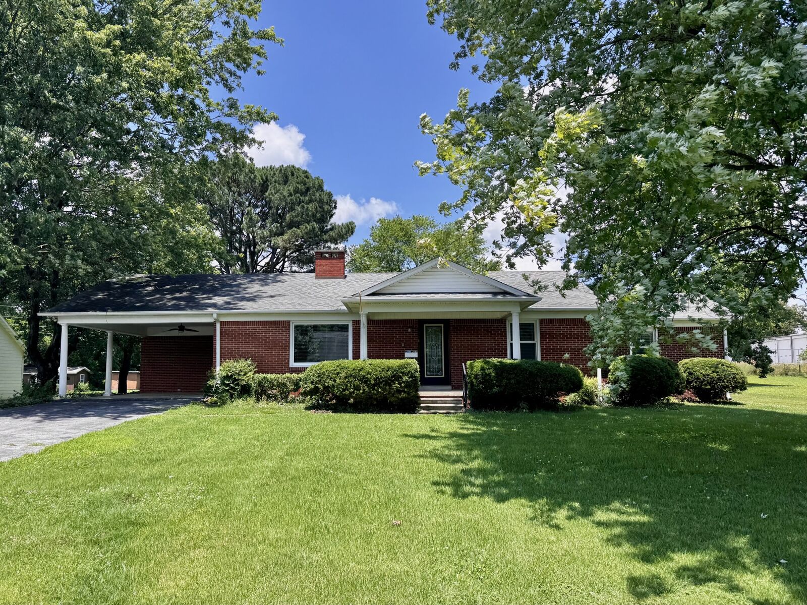 Property Photo:  211 Church St  TN 38469 