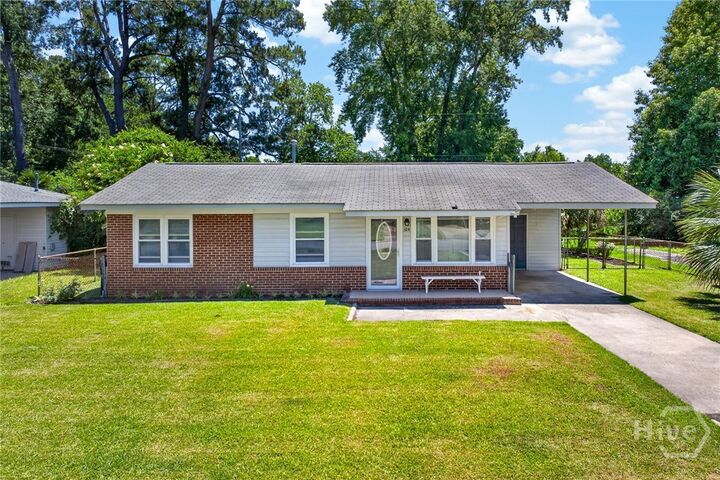 Property Photo:  104 Gordon Street  GA 31407 