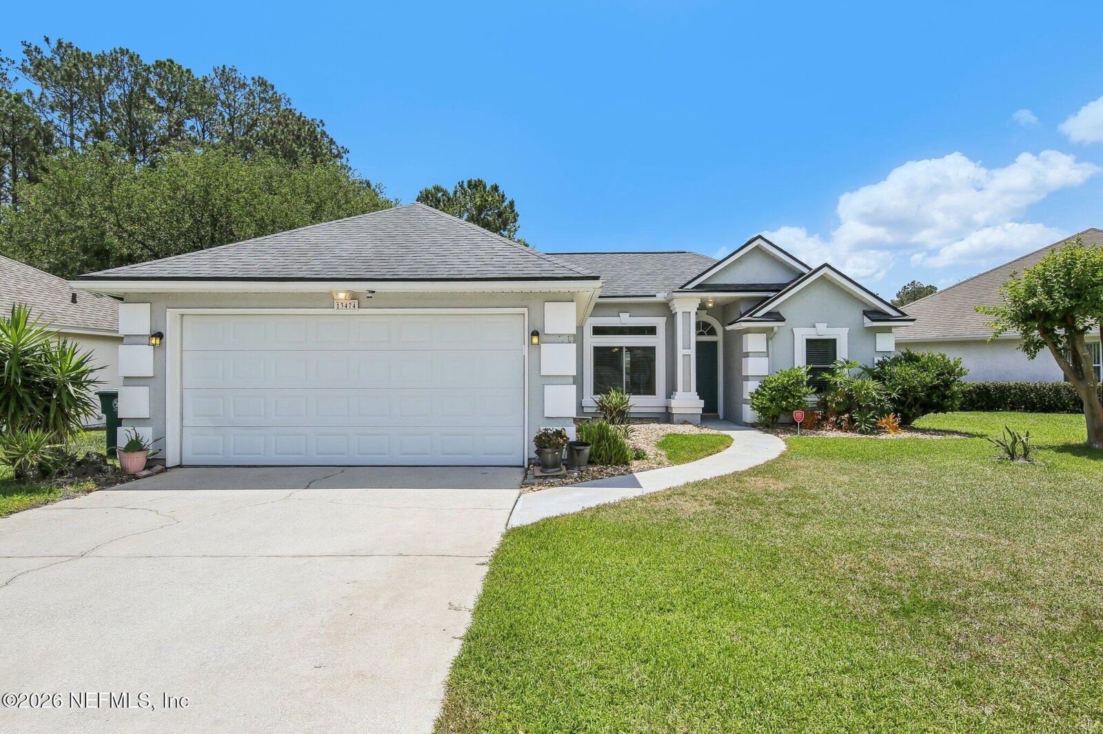 Property Photo: 13474 Las Brisas Way N FL 32224