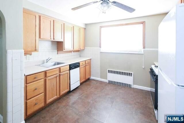 Property Photo:  1 Park Avenue 2  NJ 07031 