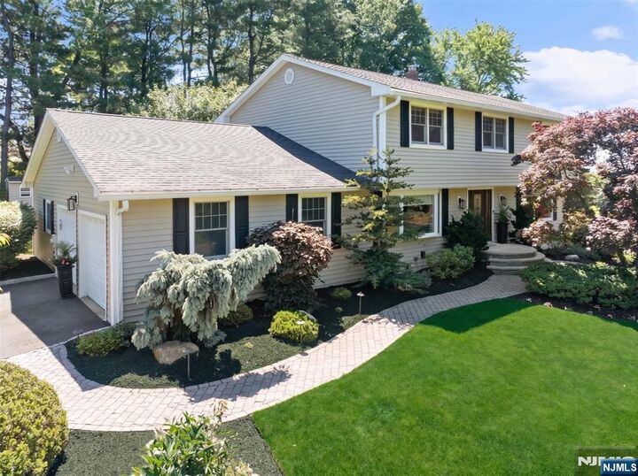Property Photo:  40 Mountainview Terrace  NJ 07642 