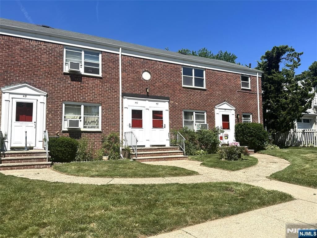 Property Photo:  460 Heath Place 48  NJ 07601 