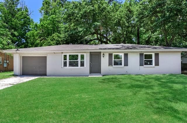 Property Photo:  207 Walnut Drive  LA 70471 