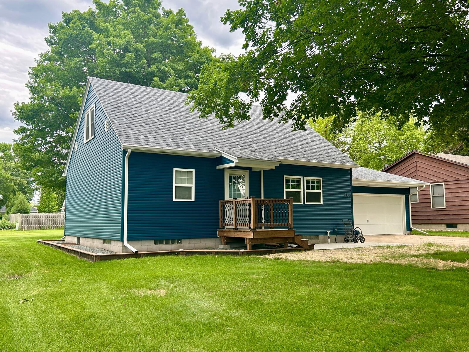 Property Photo: 512 8th Street MN 55334