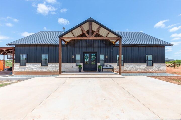 Property Photo: 1460 County Road 131 TX 79562