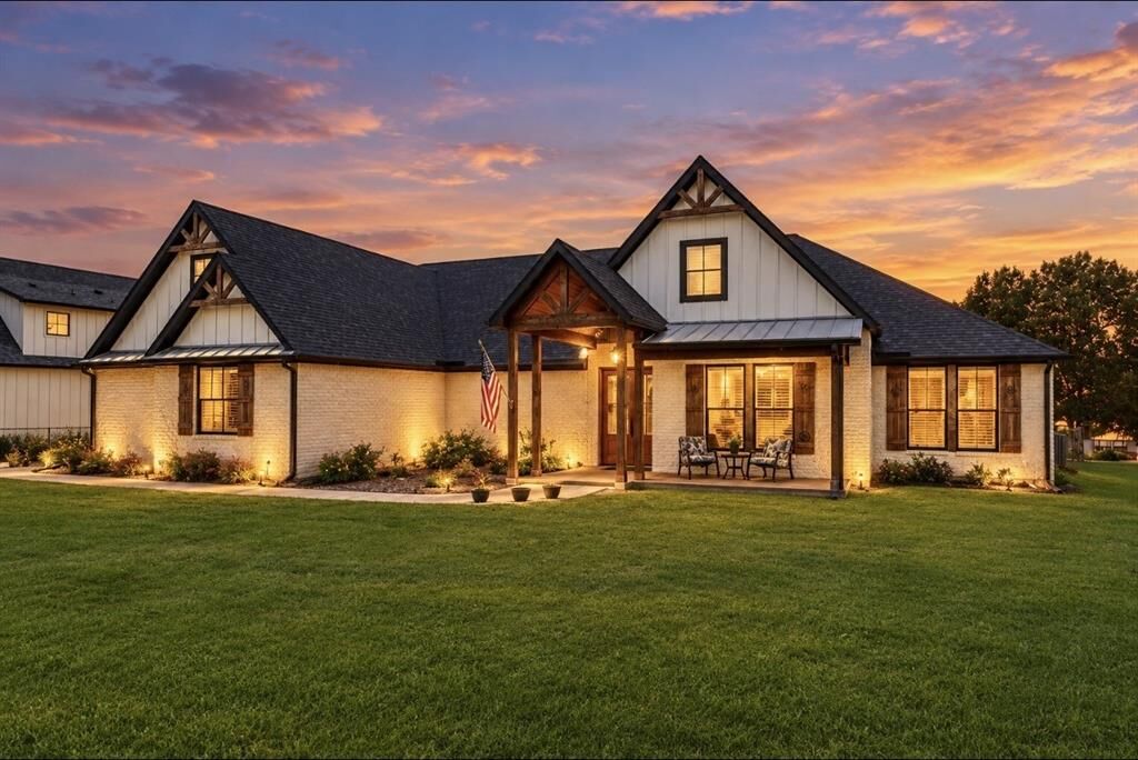 Property Photo:  480 County Road 1927  TX 75497 