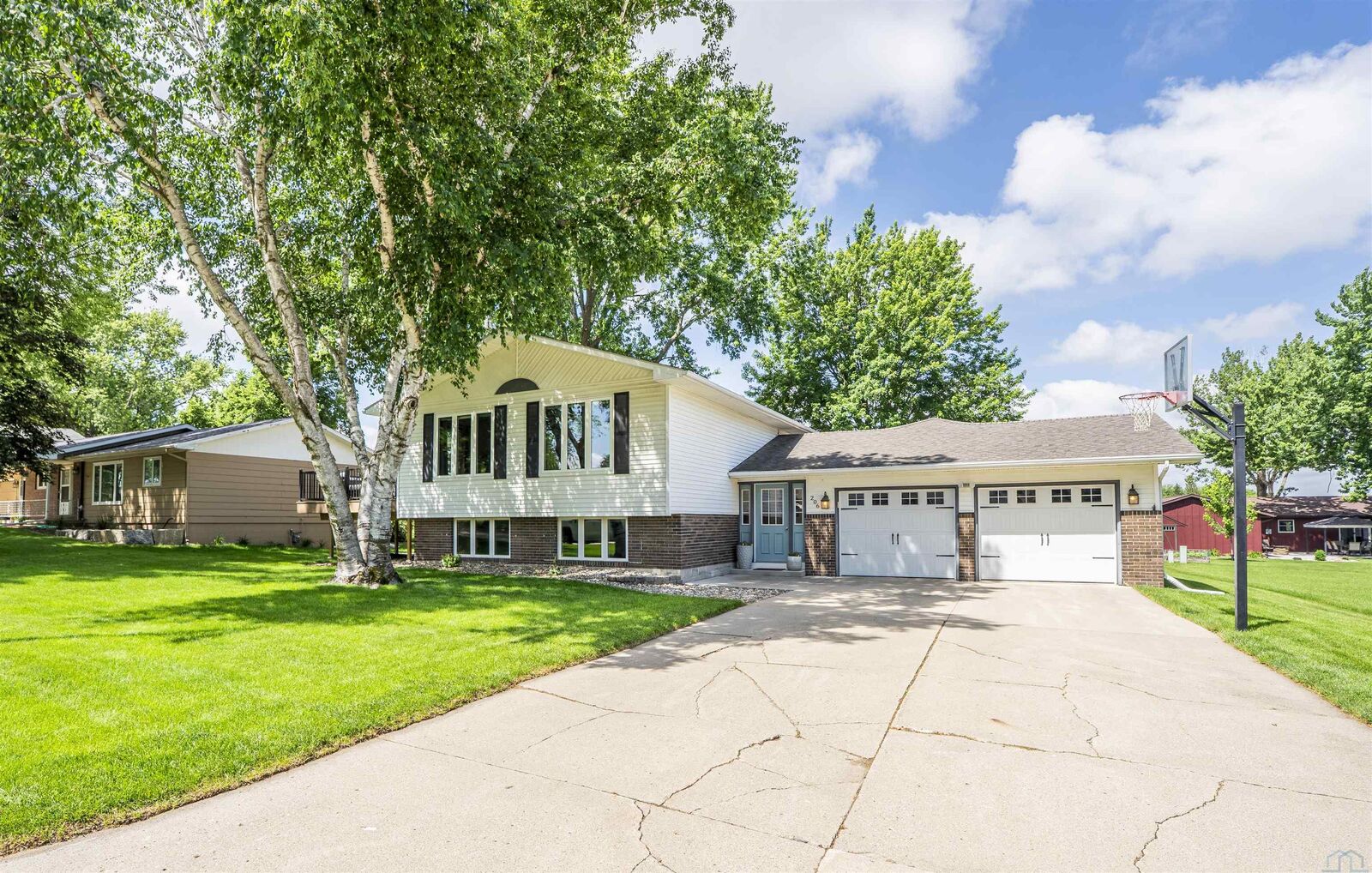 Property Photo: 206 Louisiana Ave SW IA 51041