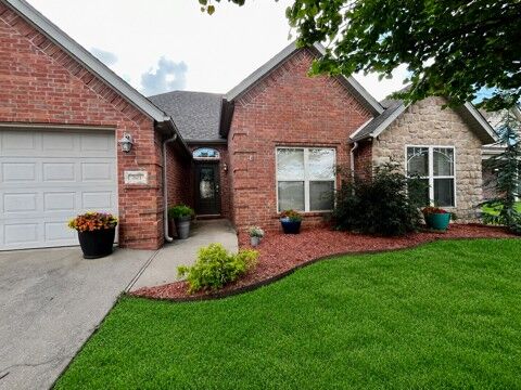Property Photo:  321 Essex Way  AR 72719 