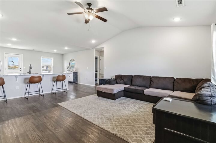 Property Photo:  509 Woodland Street  AR 72745 