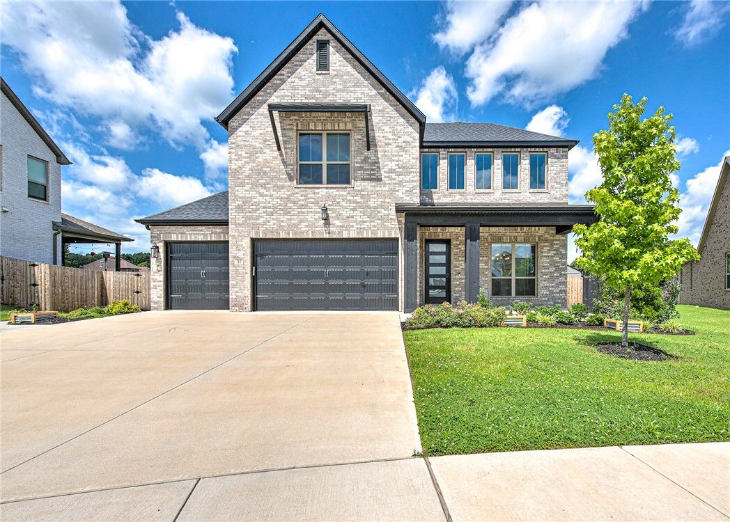 Property Photo:  717 Cannon Cove  AR 72718 