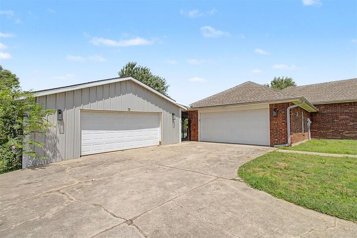 Property Photo:  761 S Carolyn Drive  OK 73020 