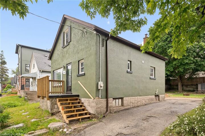 Property Photo: 555 Wellington Street N ON N2H 5L6