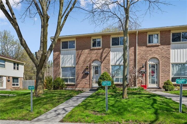 Property Photo: 165 Green Valley Drive 14 ON N2P 1K3