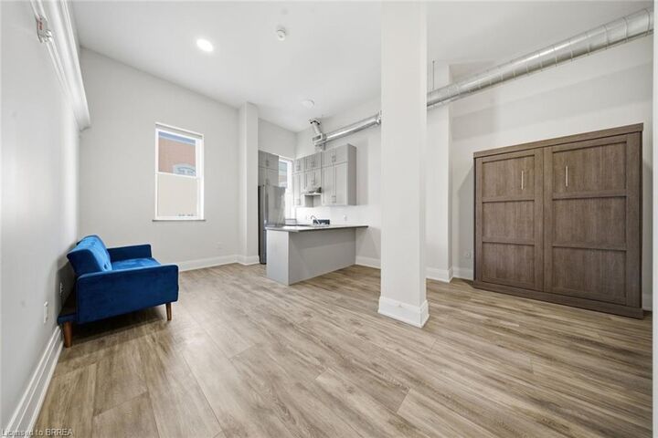 Property Photo:  11 Queen Street 304  ON N3T 3B1 
