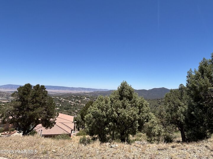 Property Photo:  684 Cloudcrossing Circle  AZ 86303 