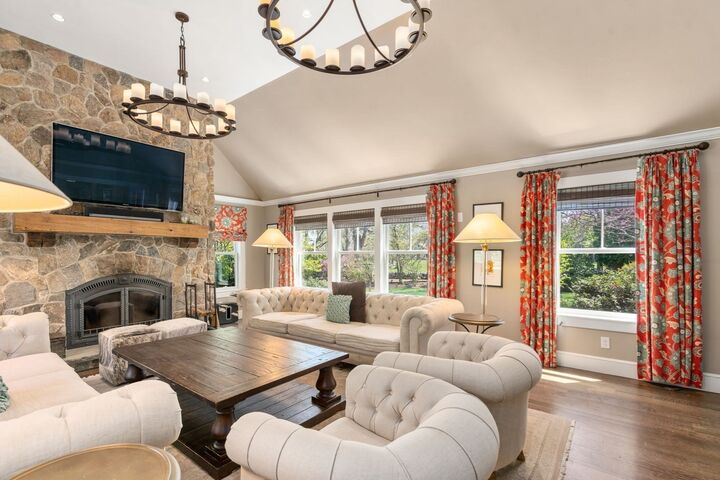 Property Photo: 845 North St MA 02081