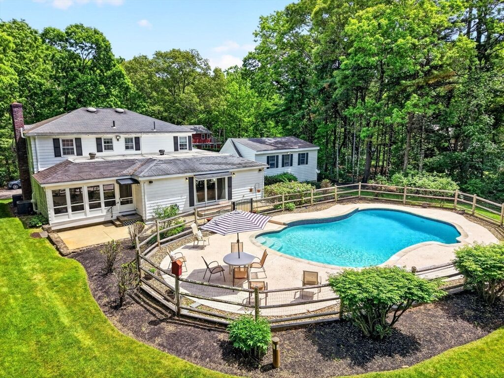 Property Photo: 15 Jefferson Rd MA 01886