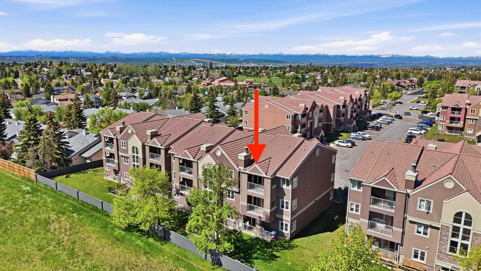 Property Photo: 1634 Edenwold Heights NW #1634 AB T3A 3V2