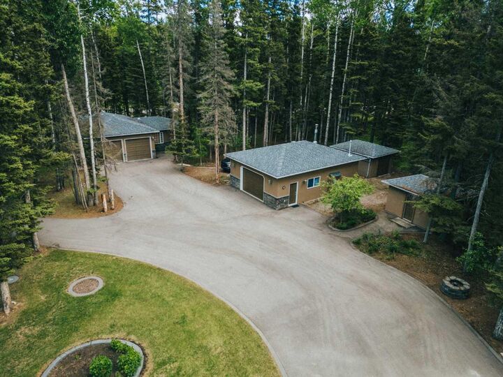 Property Photo: 5241 Township Road 325 A 232 AB T0M 1X0