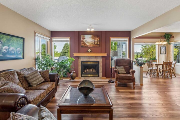 Property Photo: 132 Hidden Ranch Crescent NW AB T3A 5W3