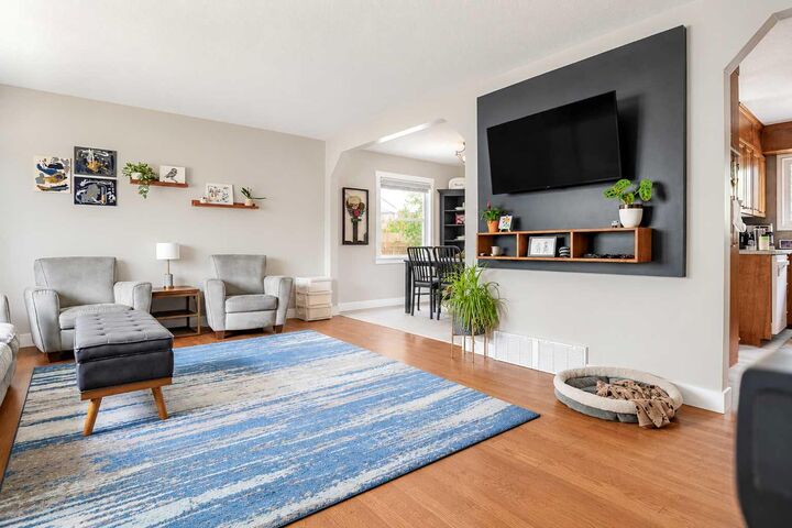 Property Photo: 56 Chinook Crescent W AB T1R 0C5